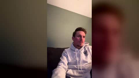 Snapshot of pegmyazz81 chatting on March 9, 2026, 1:42 am pegmyazz81 online show from March 9, 2026, 1:42 am