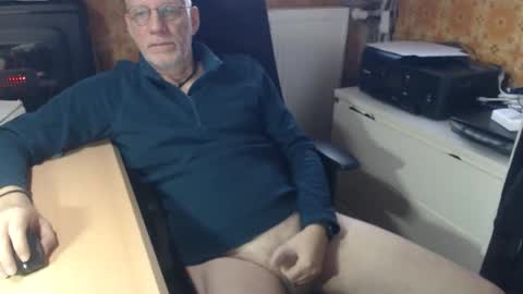 Pemue65 online show from November 14, 2025, 8:13 am