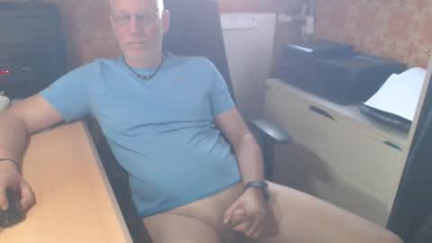 Pemue65 online show from May 28, 2026, 4:32 am