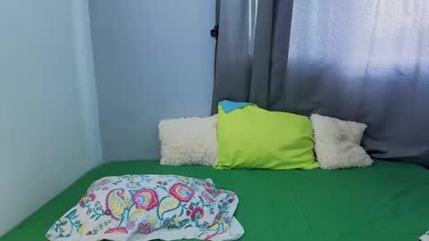 penelophe01 online show from March 28, 2026, 7:02 pm