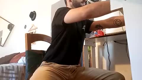 penesvoladores92 online show from November 18, 2025, 3:27 pm