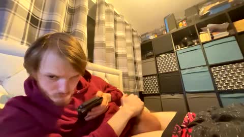 Penguin online show from October 2, 2025, 12:28 am