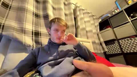 Penguin online show from December 20, 2025, 11:01 pm