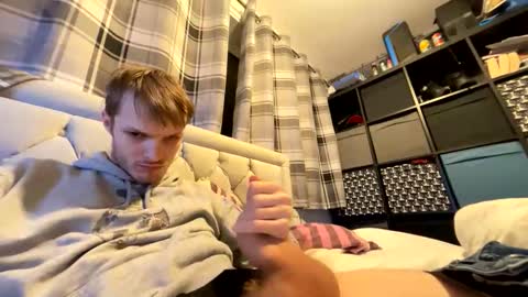 Penguin online show from December 22, 2025, 1:13 am