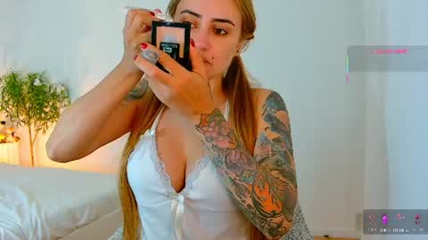 Snapshot of pennyy__ chatting on July 5, 2026, 11:28 am Hi Im Penelope better vibrations 1111 online show from July 5, 2026, 11:28 am