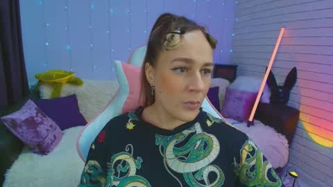 Dia  online show from February 15, 2025, 8:54 pm