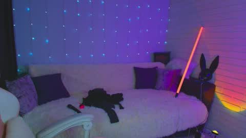 Dia  online show from March 5, 2025, 8:32 am