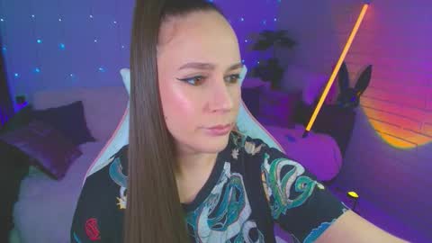 Dia  online show from October 15, 2025, 9:26 pm