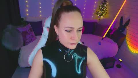 Dia  online show from February 10, 2026, 8:24 pm