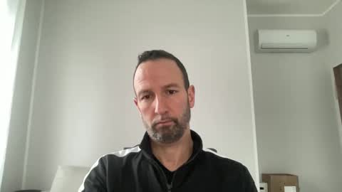 peppinslosqualo online show from February 8, 2025, 2:05 pm