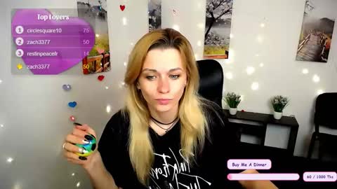 Mia online show from November 4, 2025, 7:29 am