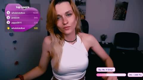 Mia online show from November 21, 2025, 6:34 am