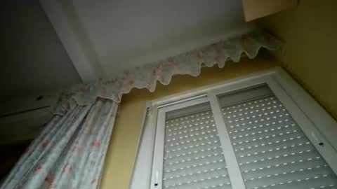 perales_12345 online show from April 3, 2026, 8:12 am