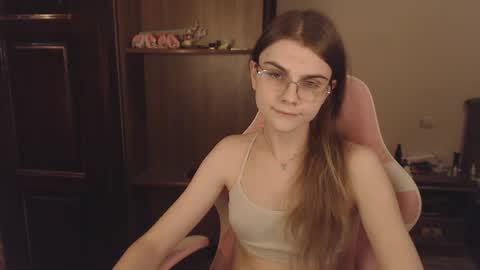 Farida online show from February 25, 2025, 3:42 am