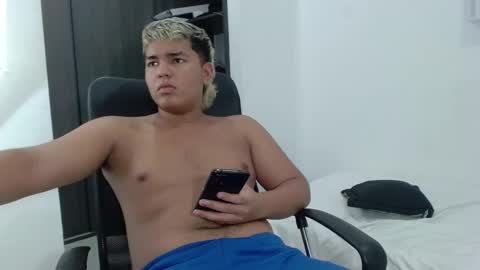 Snapshot of percibal_junior1 chatting on February 12, 2025, 4:54 am percibal_junior1 online show from February 12, 2025, 4:54 am