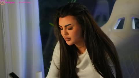 Dee online show from December 17, 2024, 8:34 am