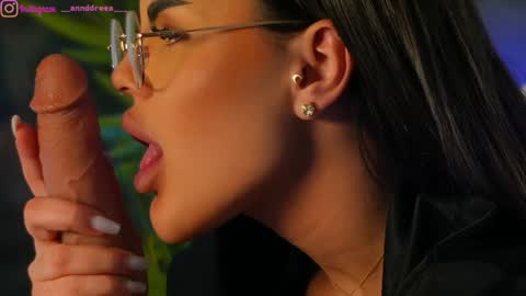 Dee online show from January 21, 2025, 1:00 pm