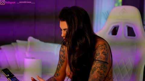 Dee online show from September 8, 2025, 2:16 pm