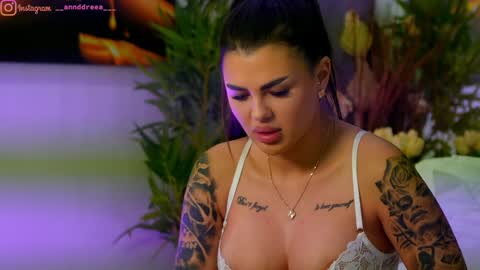 Dee online show from October 28, 2025, 5:15 pm