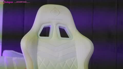 Dee online show from December 22, 2025, 4:26 pm