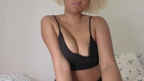 perkyamberxx online show from May 2, 2026, 10:53 am