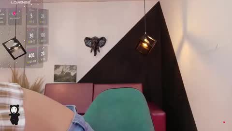   online show from October 17, 2025, 7:49 pm