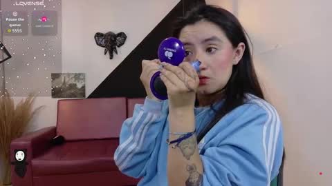   online show from October 28, 2025, 12:19 pm