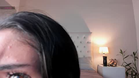Snapshot of perla_giraldo chatting on October 14, 2025, 4:35 am PERLA online show from October 14, 2025, 4:35 am