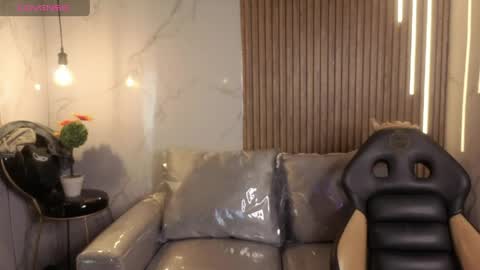 Snapshot of perla_lovely chatting on May 5, 2026, 12:24 pm perla_lovely online show from May 5, 2026, 12:24 pm