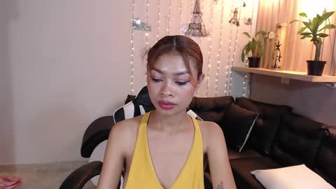 Perla online show from February 21, 2025, 4:16 pm