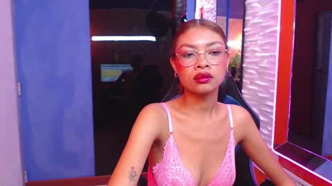 Perla online show from February 28, 2025, 3:15 pm