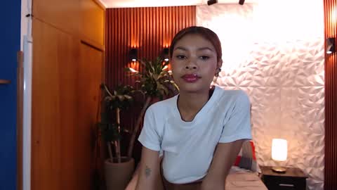 Perla online show from March 12, 2025, 6:22 pm