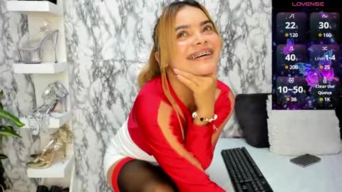 Perla Thompson online show from February 26, 2025, 11:37 pm