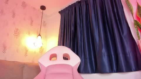 Snapshot of perlaa7 chatting on July 19, 2026, 12:47 am Perla online show from July 19, 2026, 12:47 am