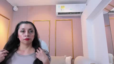 Snapshot of perlapreciosa chatting on February 23, 2025, 3:35 am PerlaPreciosa online show from February 23, 2025, 3:35 am