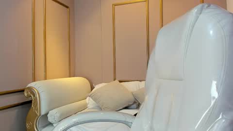 PerlaPreciosa online show from November 21, 2025, 4:22 am