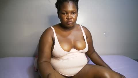 perpetual_doll online show from September 17, 2025, 2:13 am