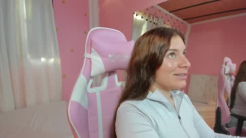 Marie online show from November 3, 2025, 9:48 pm