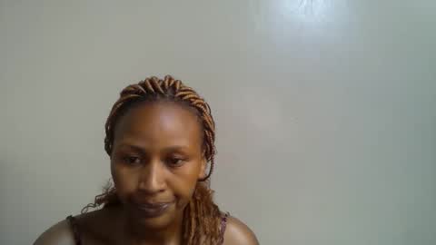 Snapshot of peru_queen chatting on November 18, 2025, 9:03 am peru_queen online show from November 18, 2025, 9:03 am