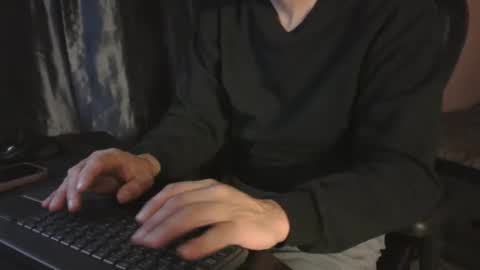 Lalo   x peruvianevil  ig peruvianevil  online show from February 6, 2026, 5:23 am