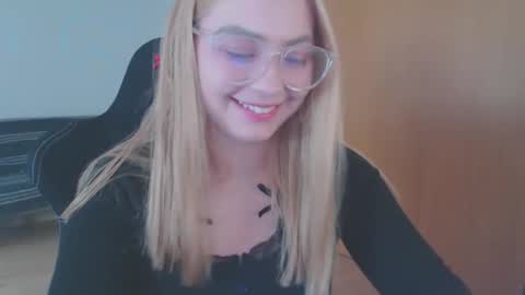 petalkiss online show from September 21, 2025, 1:57 pm