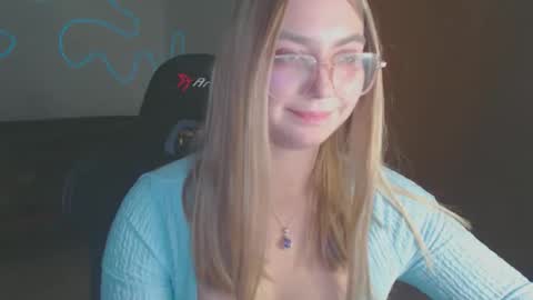 petalkiss online show from September 28, 2025, 6:46 pm