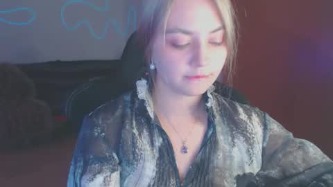 petalkiss online show from September 29, 2025, 5:51 pm