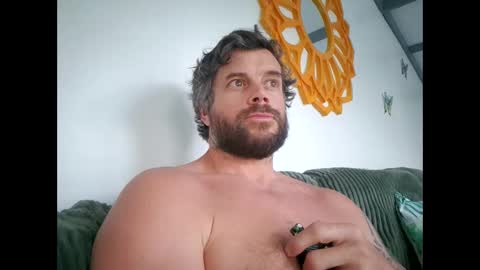 Snapshot of pete_le_meat chatting on April 27, 2026, 7:12 pm pete_le_meat online show from April 27, 2026, 7:12 pm