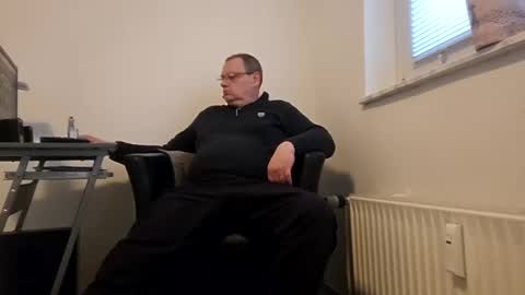peter_03041976 online show from December 9, 2024, 10:43 am