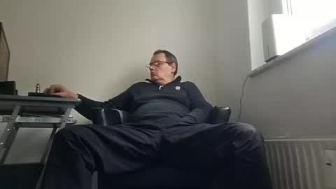 peter_03041976 online show from February 5, 2025, 9:57 am