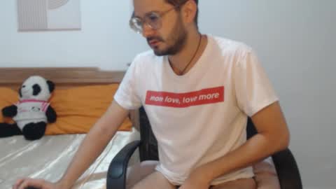 FELIPE online show from November 3, 2025, 10:49 am