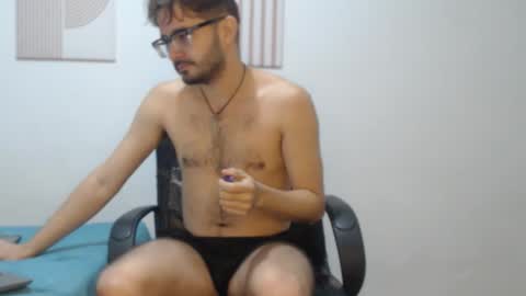 Snapshot of peter_x_annaud chatting on December 21, 2025, 10:11 am FELIPE online show from December 21, 2025, 10:11 am