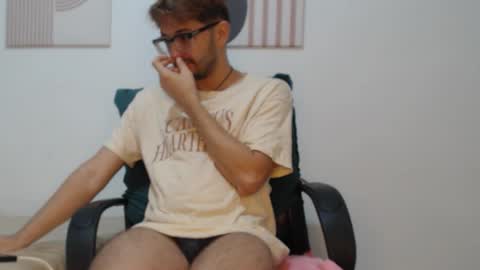 Snapshot of peter_x_annaud chatting on February 5, 2026, 1:16 pm FELIPE online show from February 5, 2026, 1:16 pm