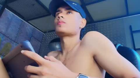 petersanders1 online show from December 1, 2025, 11:48 am